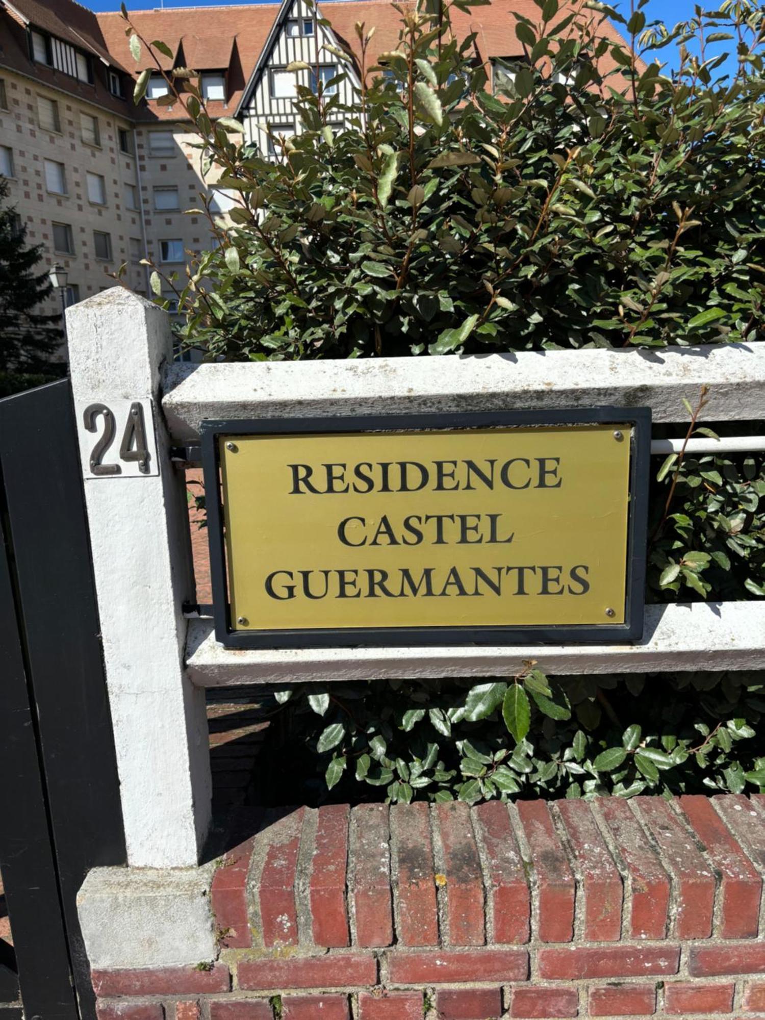 Studio En Rez De Jardin Deauville Centre Et Plage Bagian luar foto